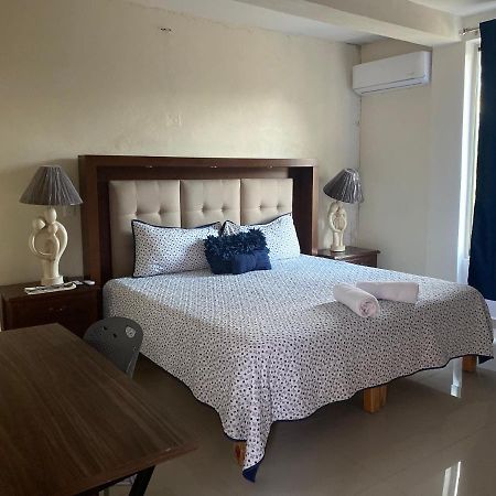 Hotel Maria Elenena El Fresno 外观 照片